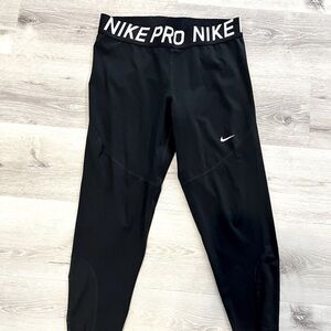 NIKE- PRO LEGGINGS